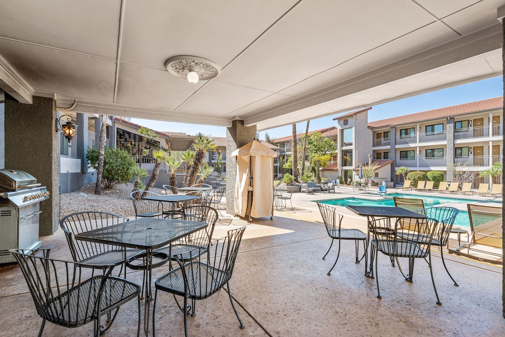 3 Palms Tucson North Foothills 42/57