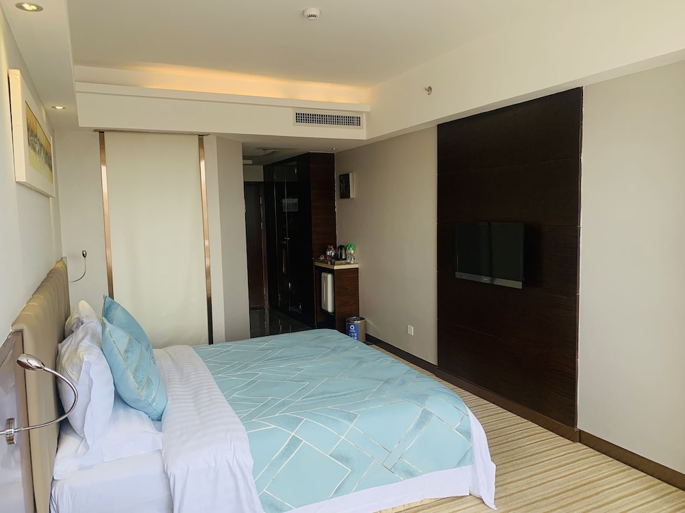 L Hotel Changsheng 10/62