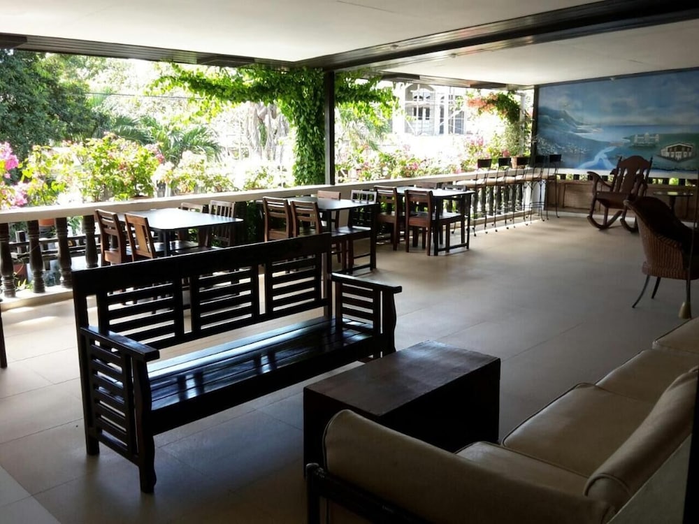 Travelbee Heritage Inn 26/30