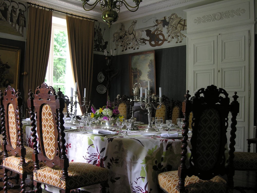 Chateau Du Plessis-Anjou 17/36