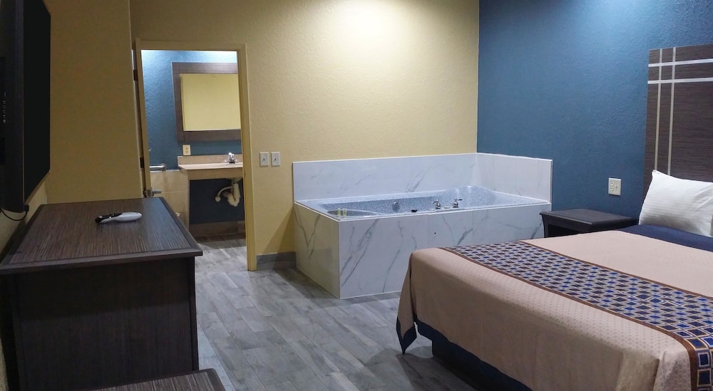 Americas Best Value Inn & Suites Houston NE 11/18