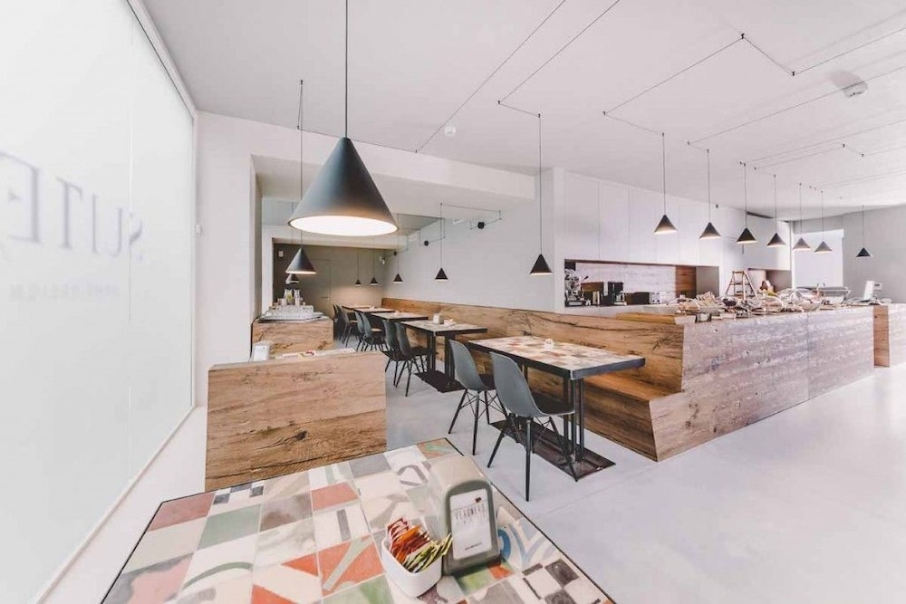 Suite 10 Home Design & Spa 7/69
