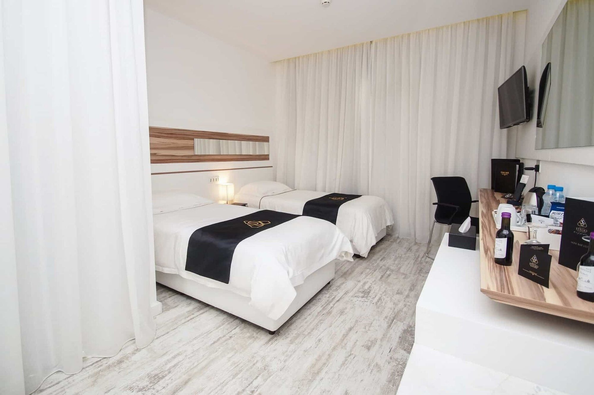 Classic, Twin Beds, City View, Balcony