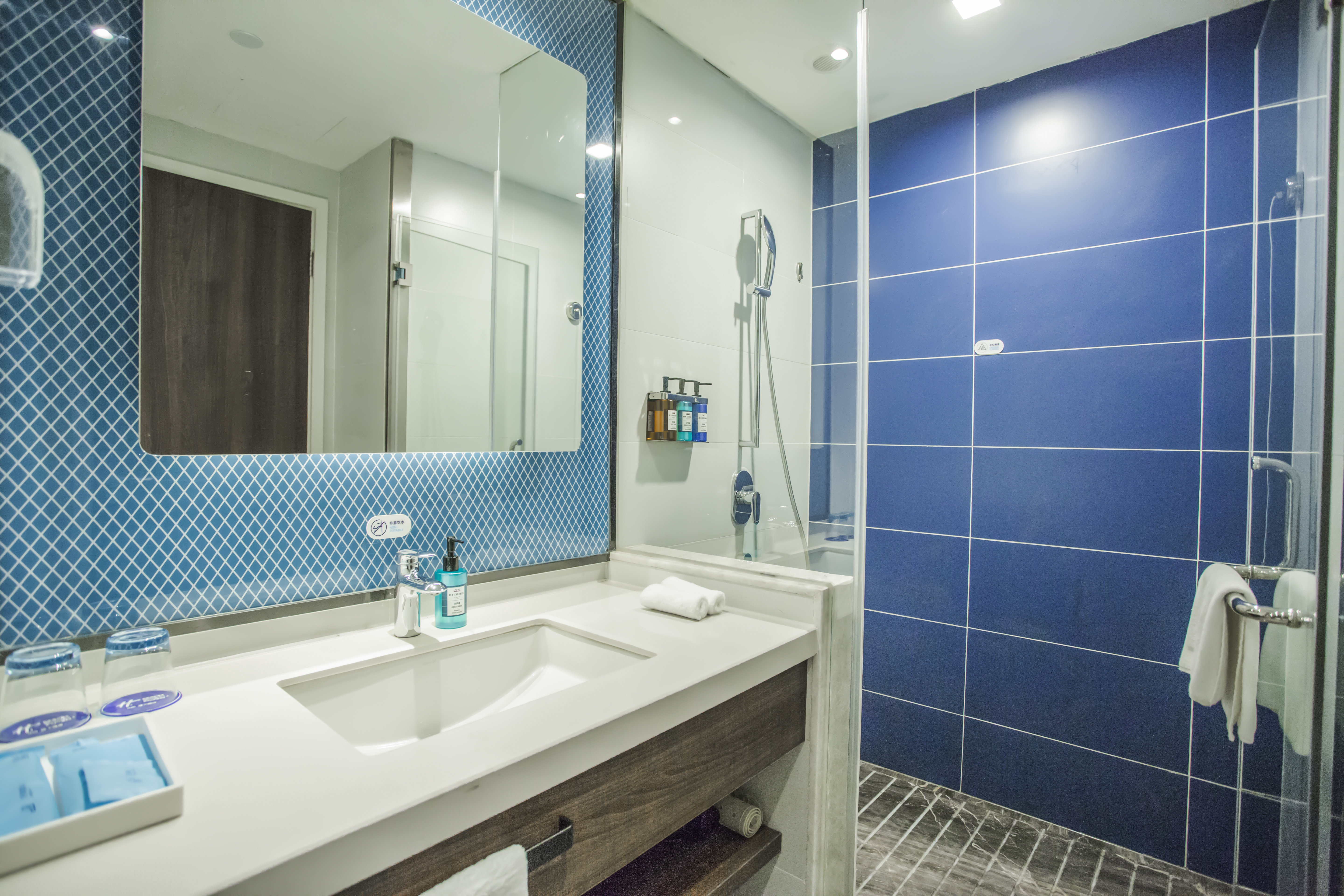 Holiday Inn Express Shanghai Pudong Chuansha 65/69