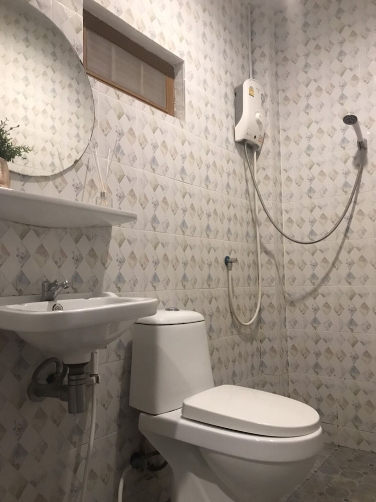 Neutron Bungalow 39/41