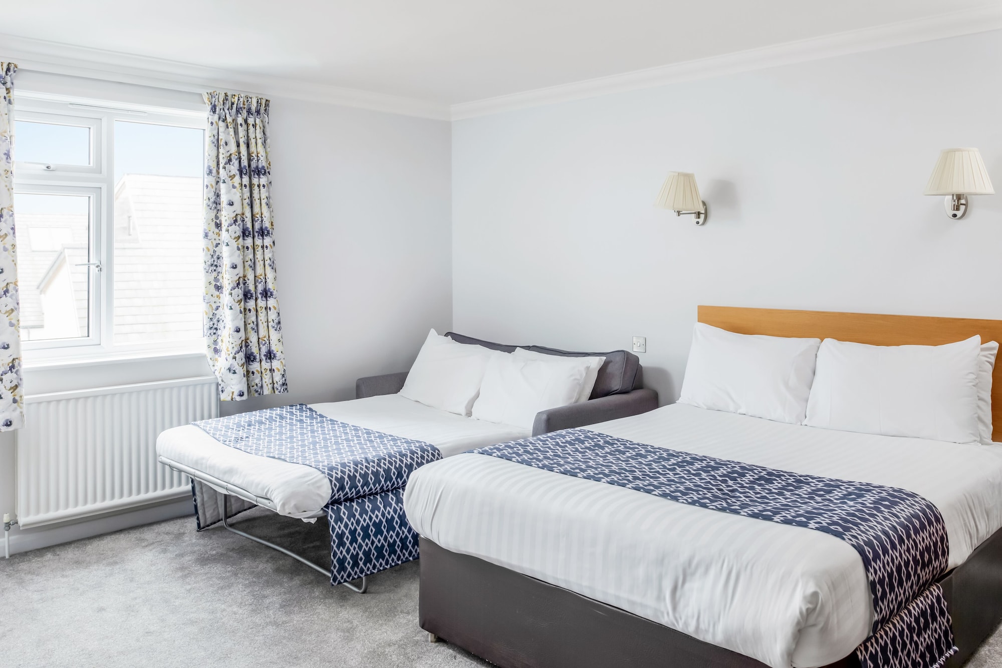 Family, Queen Bed, 2 Sofa