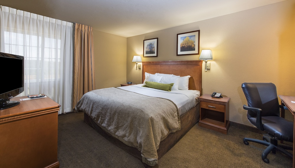 Candlewood Suites Macon 26/70