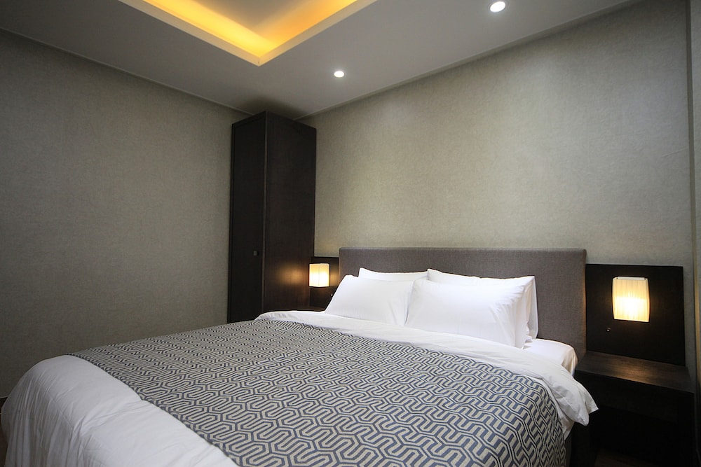 I-Check Hyunjin Hotel 10/67