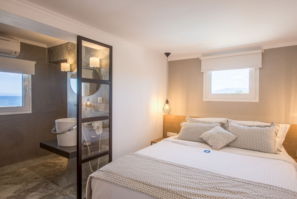 ANTIGONI BEACH HOTEL 15/85