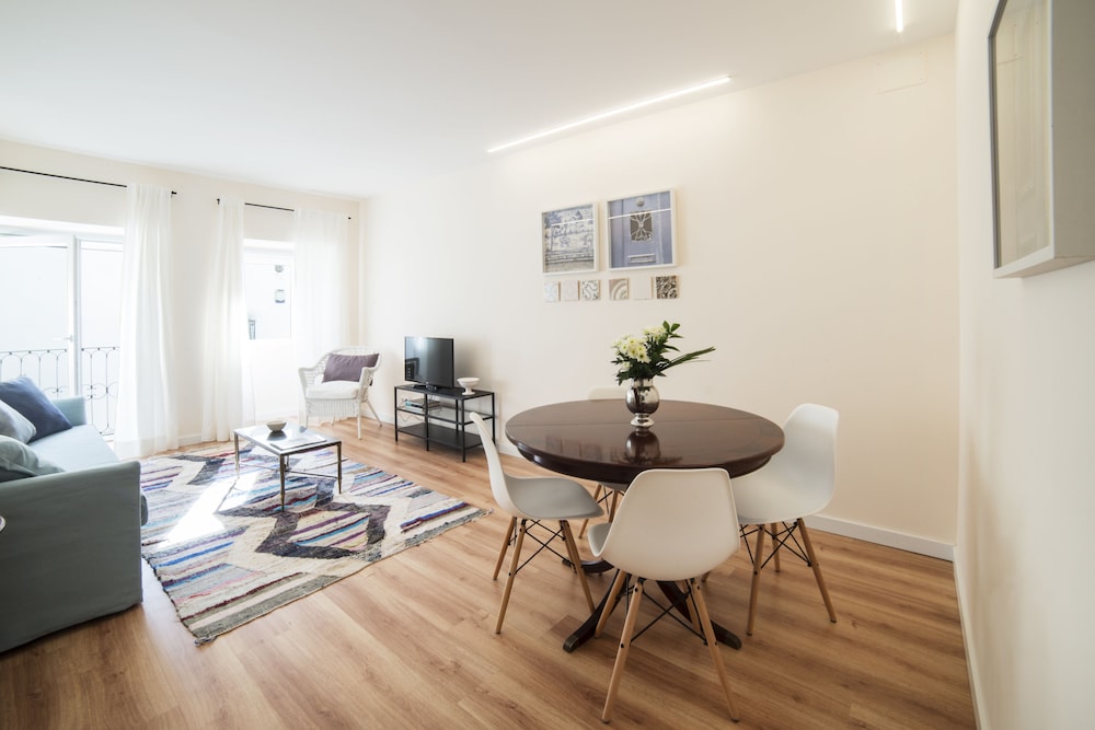 Lis Apartments 37/66