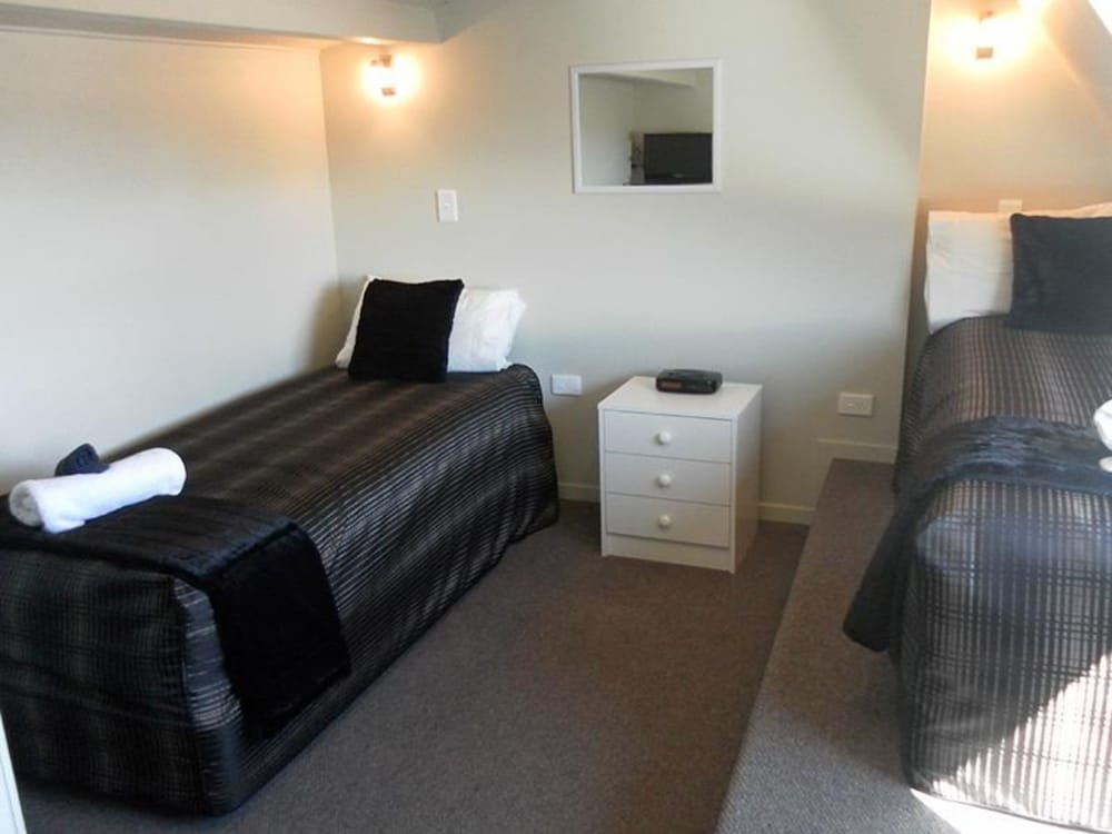Aldan Lodge Motel 40/47