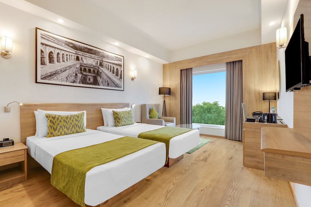 Lemon Tree Premier City Center Gurgaon 20/53