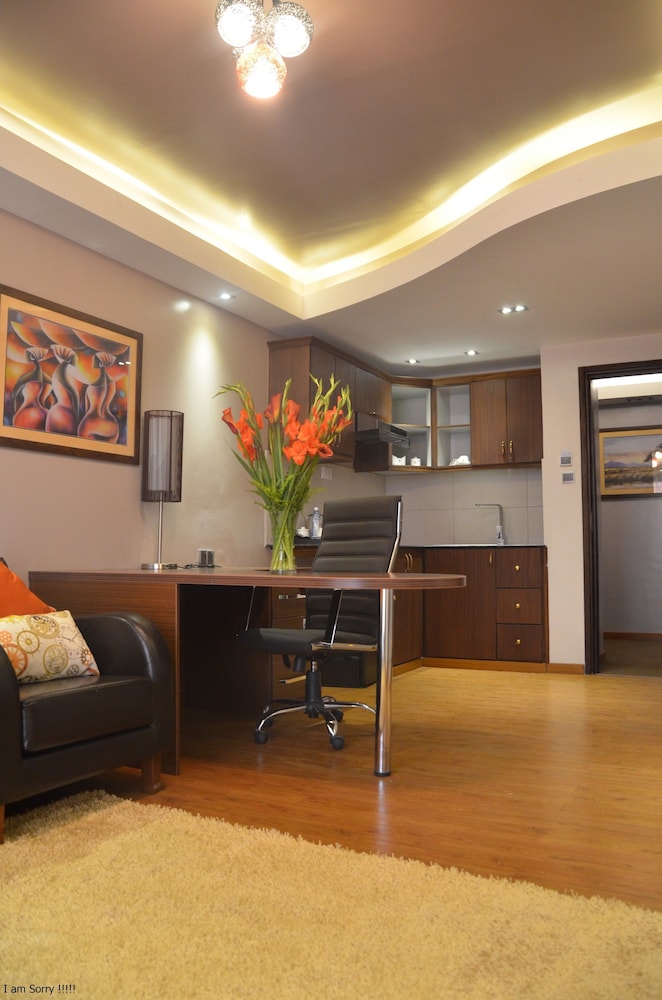Ngong Hills Hotel 8/72