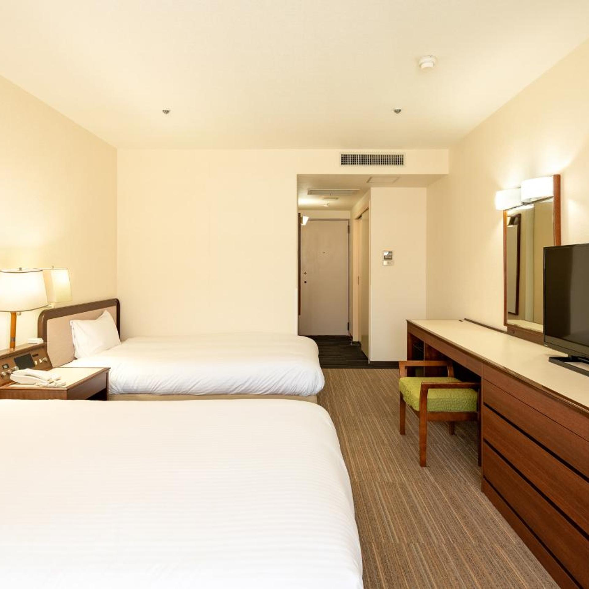 STANDARD, TWIN BEDS, SOFA