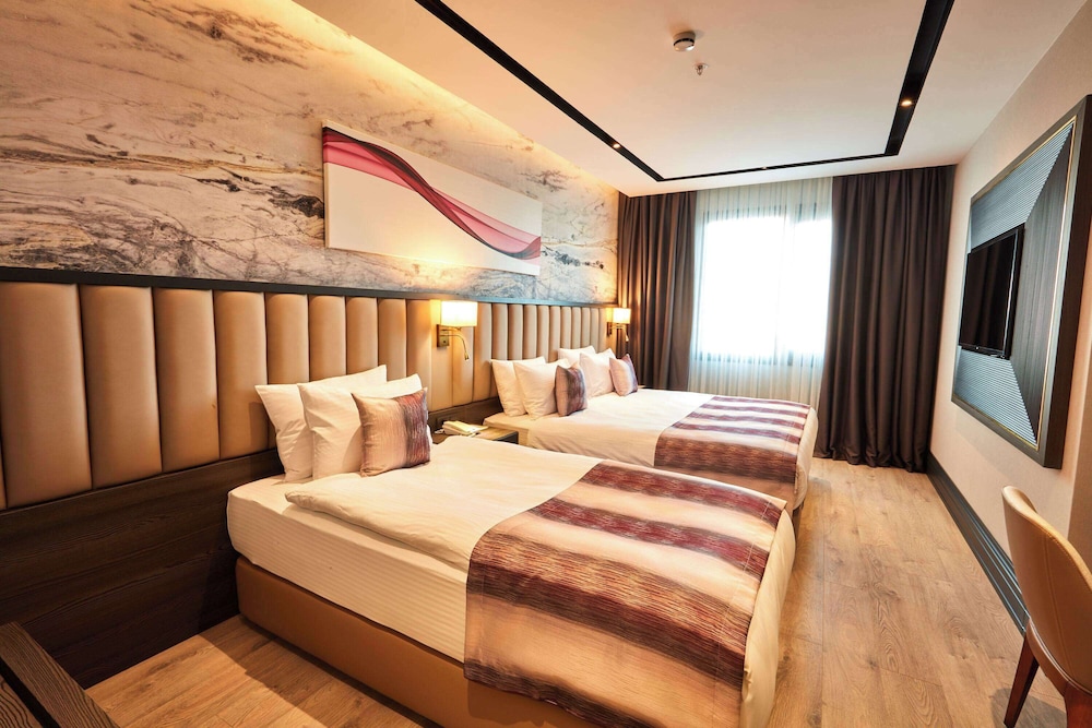 STANDARD, FRENCH BED, WITH EXTRA BED