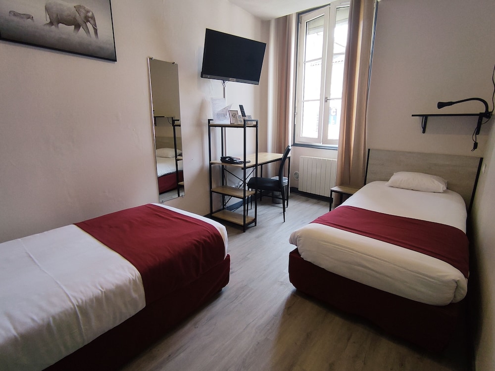 P'TIT DEJ-HOTEL COGNAC LA RESIDENCE 15/47
