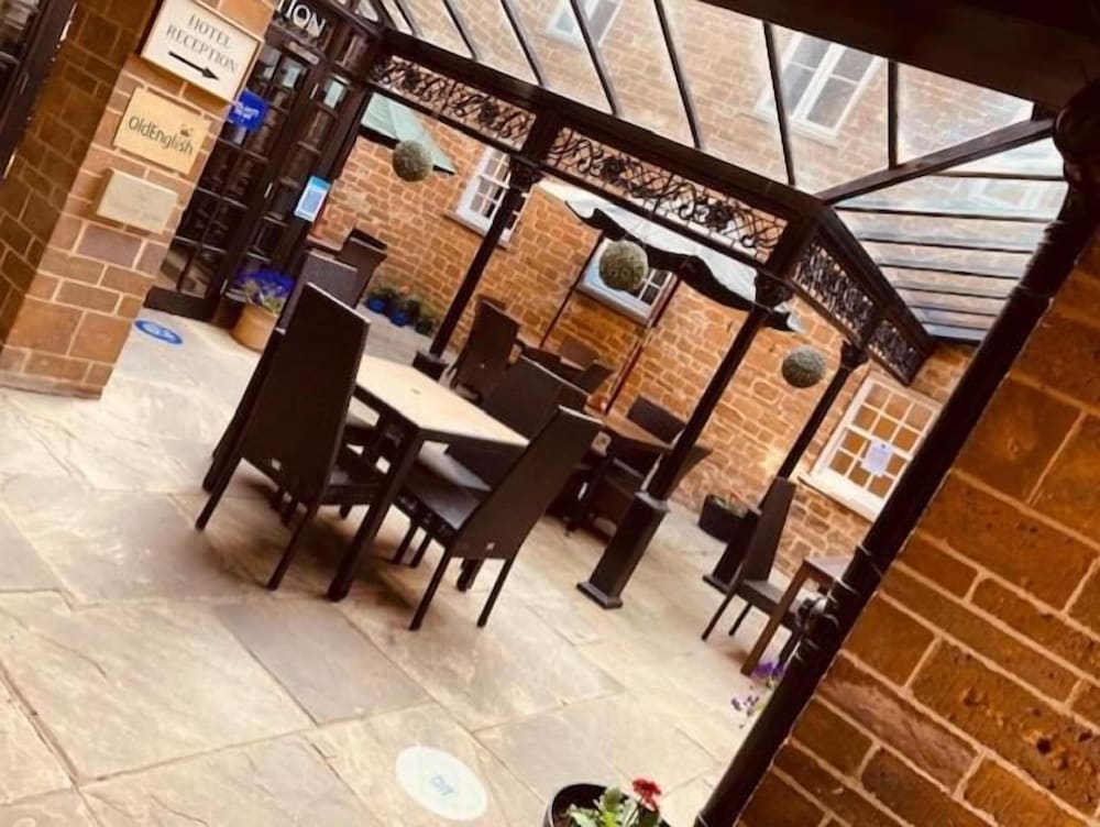 Saracen's Head Hotel 30/39