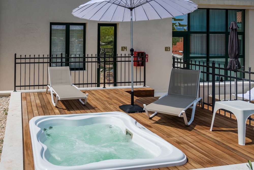 Brown Beach House Design Hotel 51/75