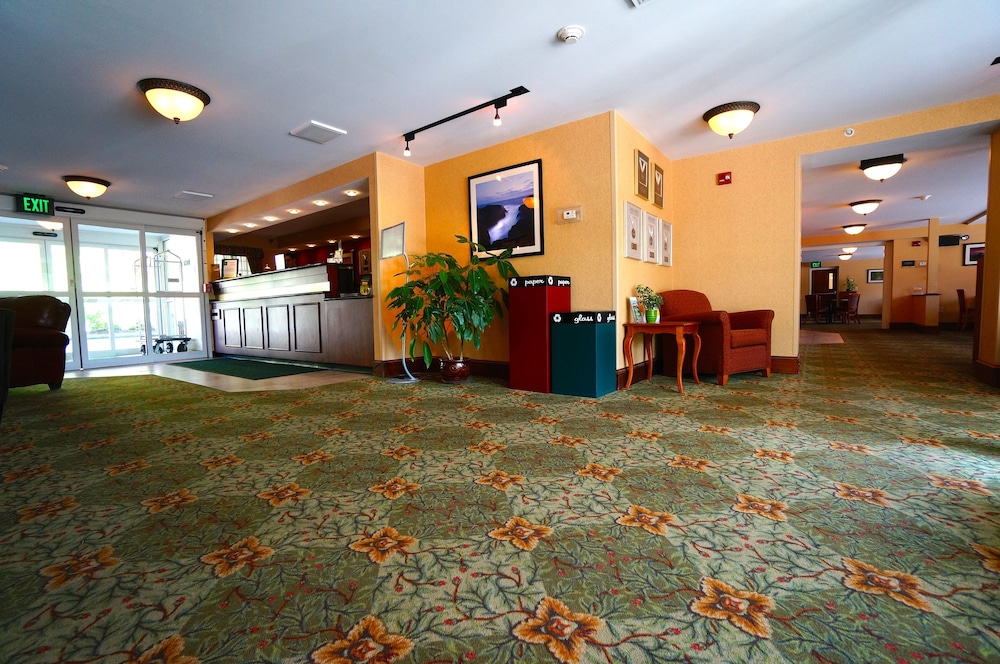 Maine Evergreen Hotel Ascend Hotel Collection 7/33