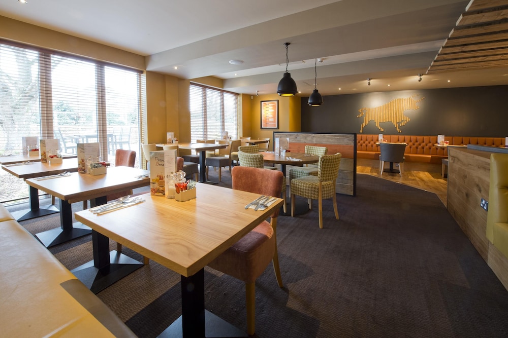 Premier Inn Ware 49/64