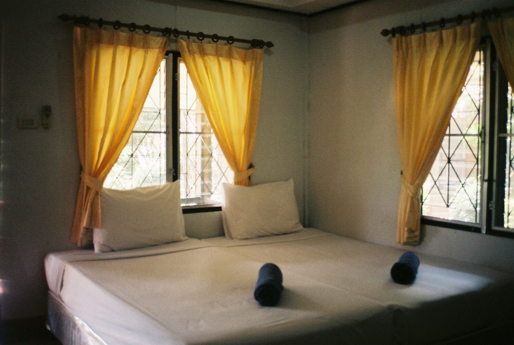 Silver Beach Resort 33/65