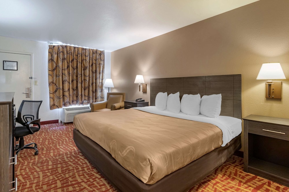 Quality Inn At Town Center 8/34