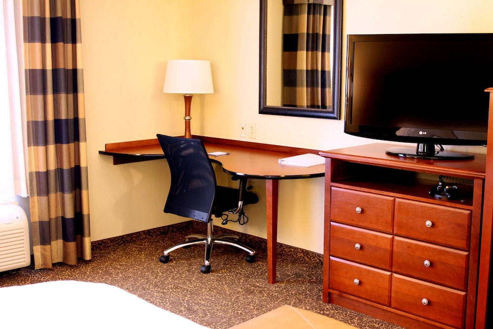 Hampton Inn Suites Paducah 53/55