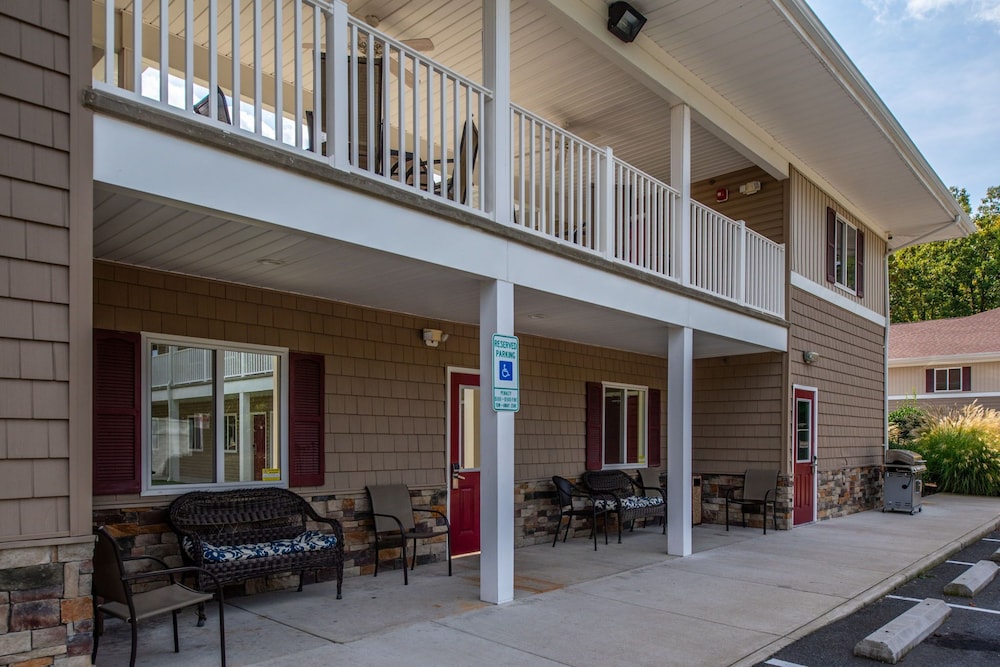 Affordable Suites of America Quantico 36/46