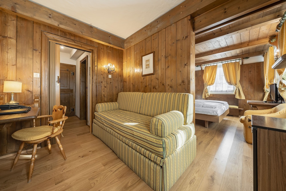 PARC HOTEL VICTORIA CORTINA 49/58