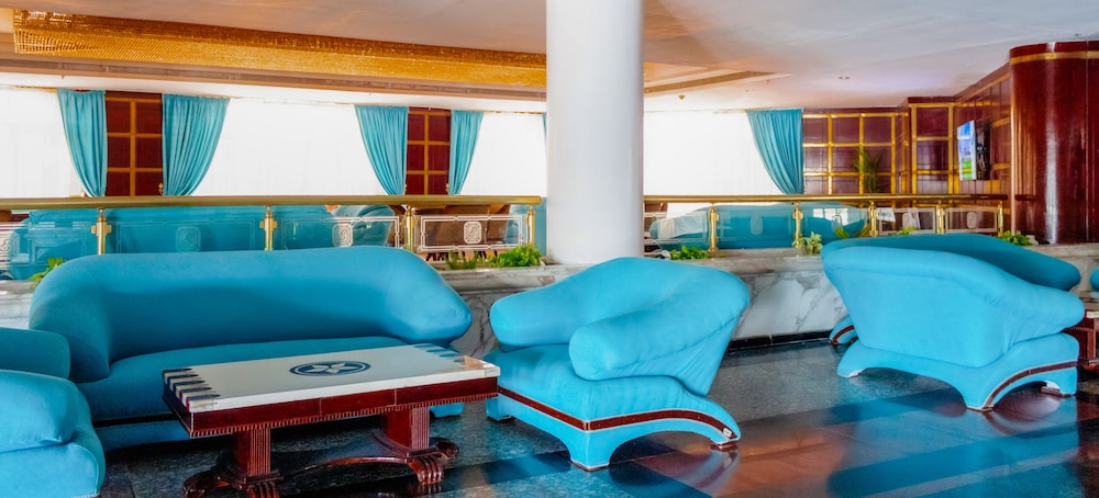 White Valley Palace 33/59