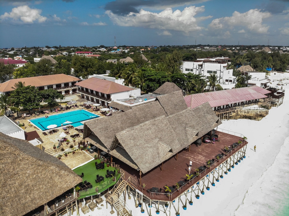 Amaan Beach Bungalows 12/38