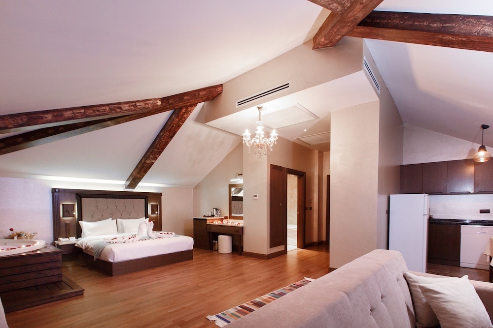 Sera Lake Resort 33/75