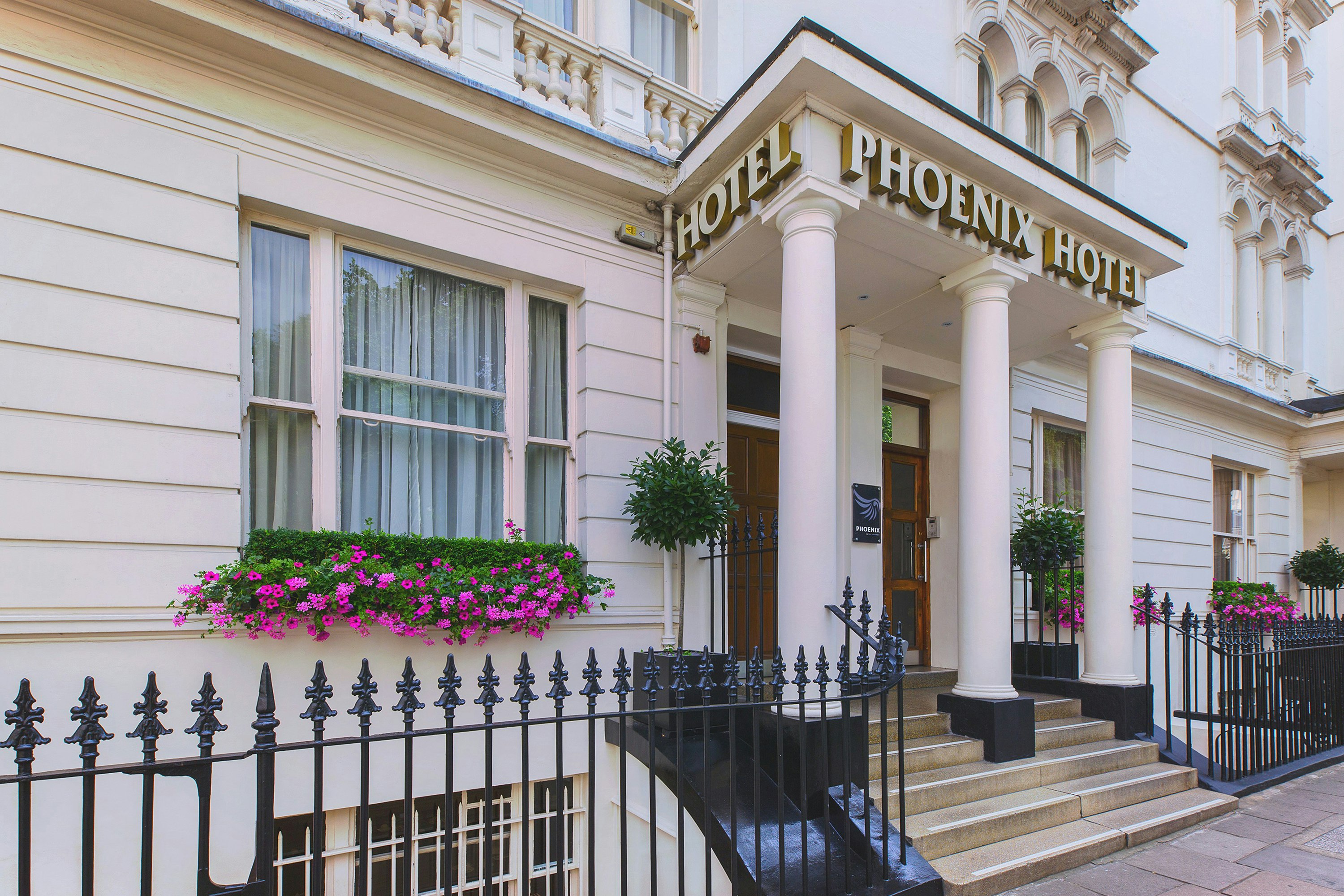 Phoenix Hotel in LONDON