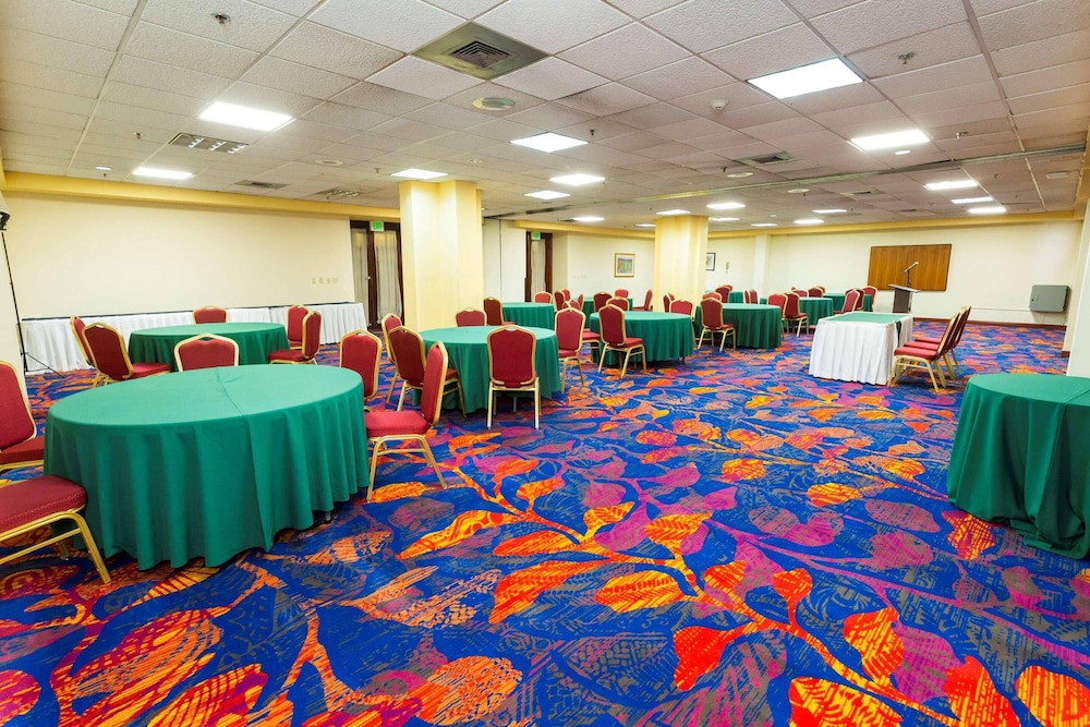 Radisson Hotel Trinidad 41/49