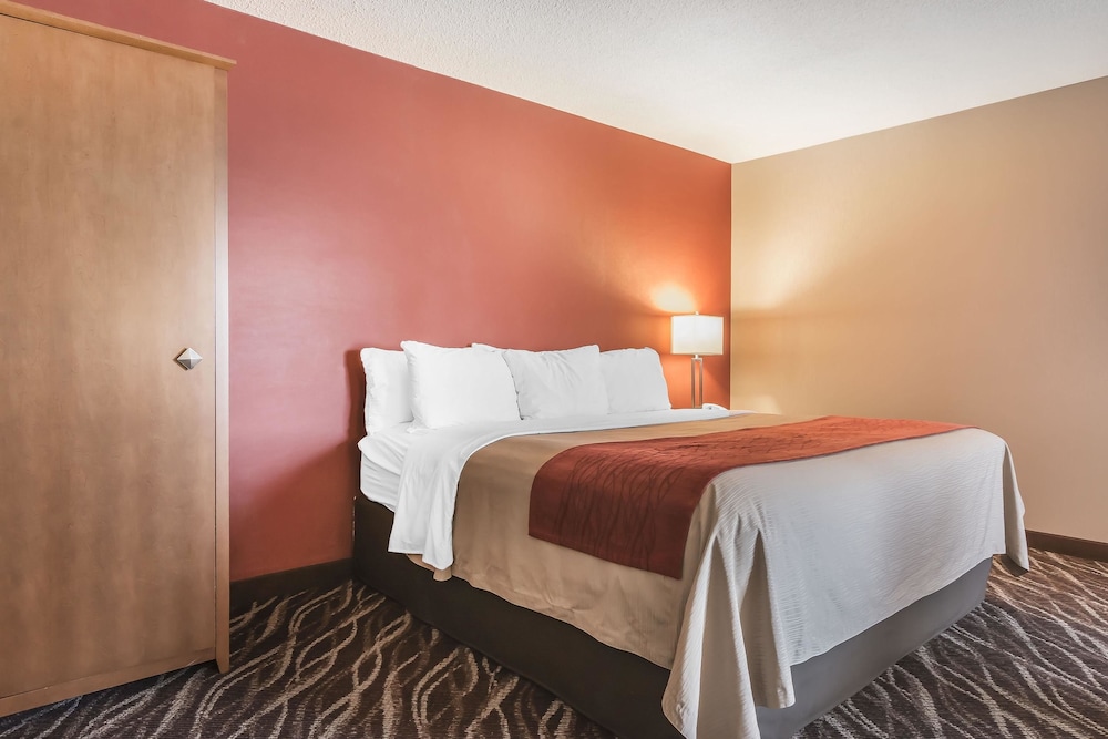 Spark by Hilton Oshawa 24/43