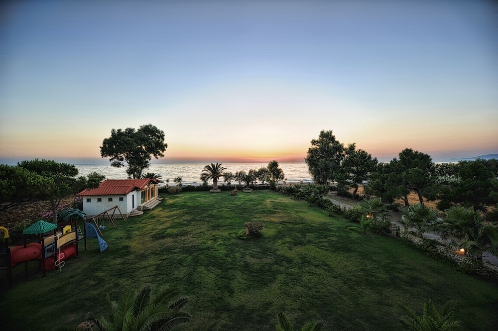 Irida Resort Suites 71/78