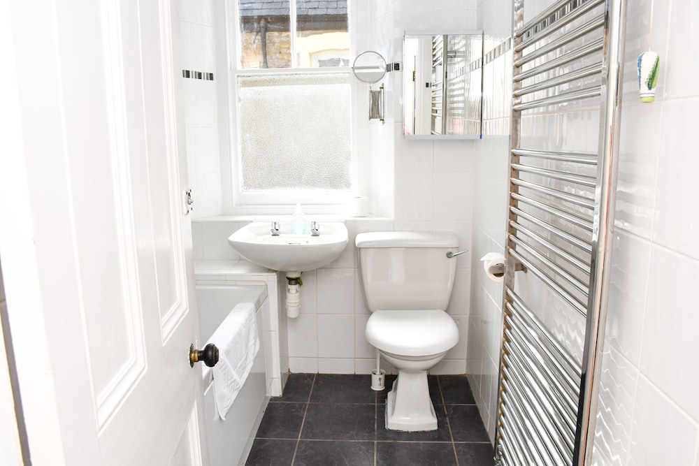 Donnington Guest House 36/40