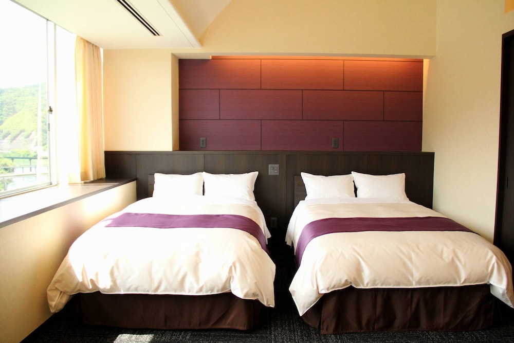 HOTEL SEIRA SHIMANTO 2/28