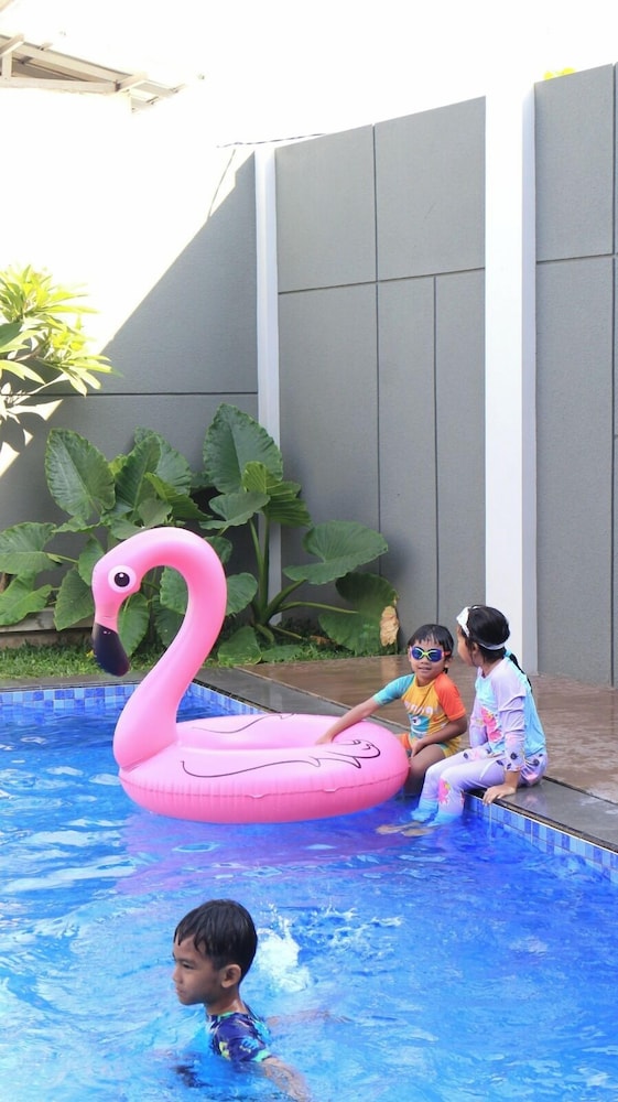 Setia Budi Madiun 17/18