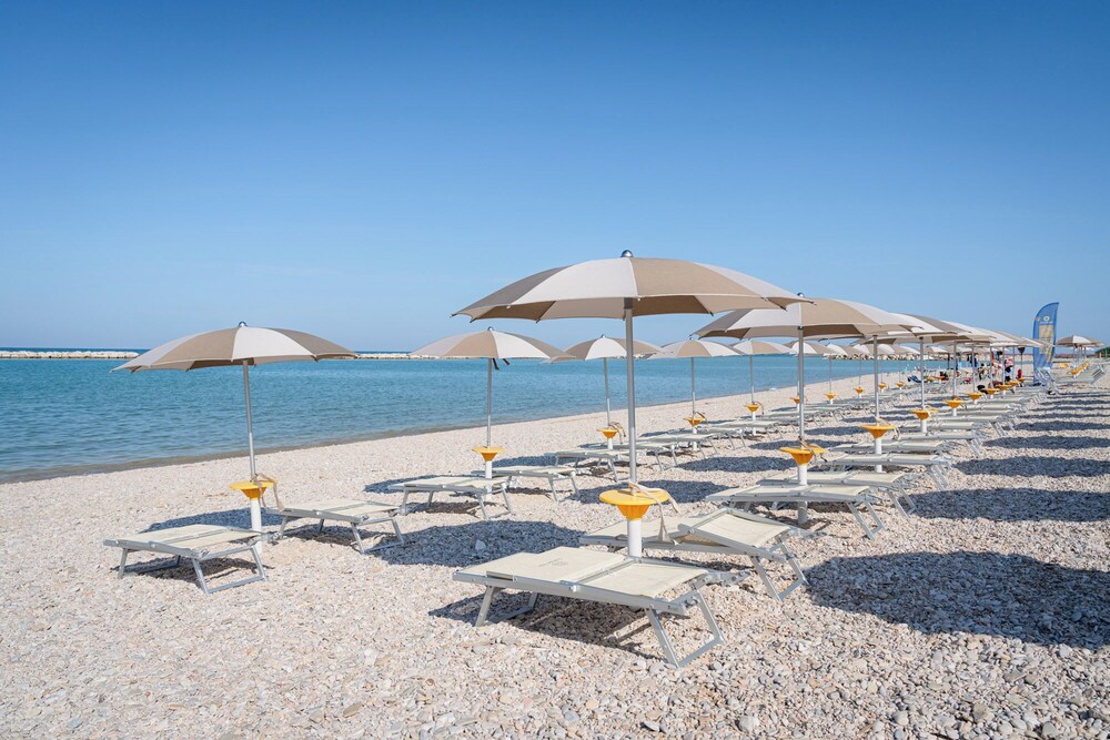 Club del Sole Le Mimose Family Resort 70/75