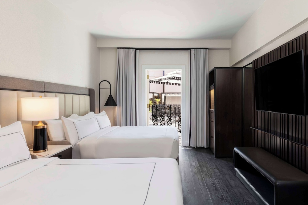 CABANA, 2 QUEEN BEDS, POOL VIEW
