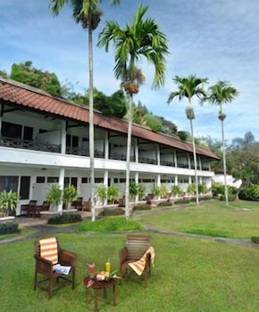 Grand Whiz Hotel Trawas Mojokerto 2/50