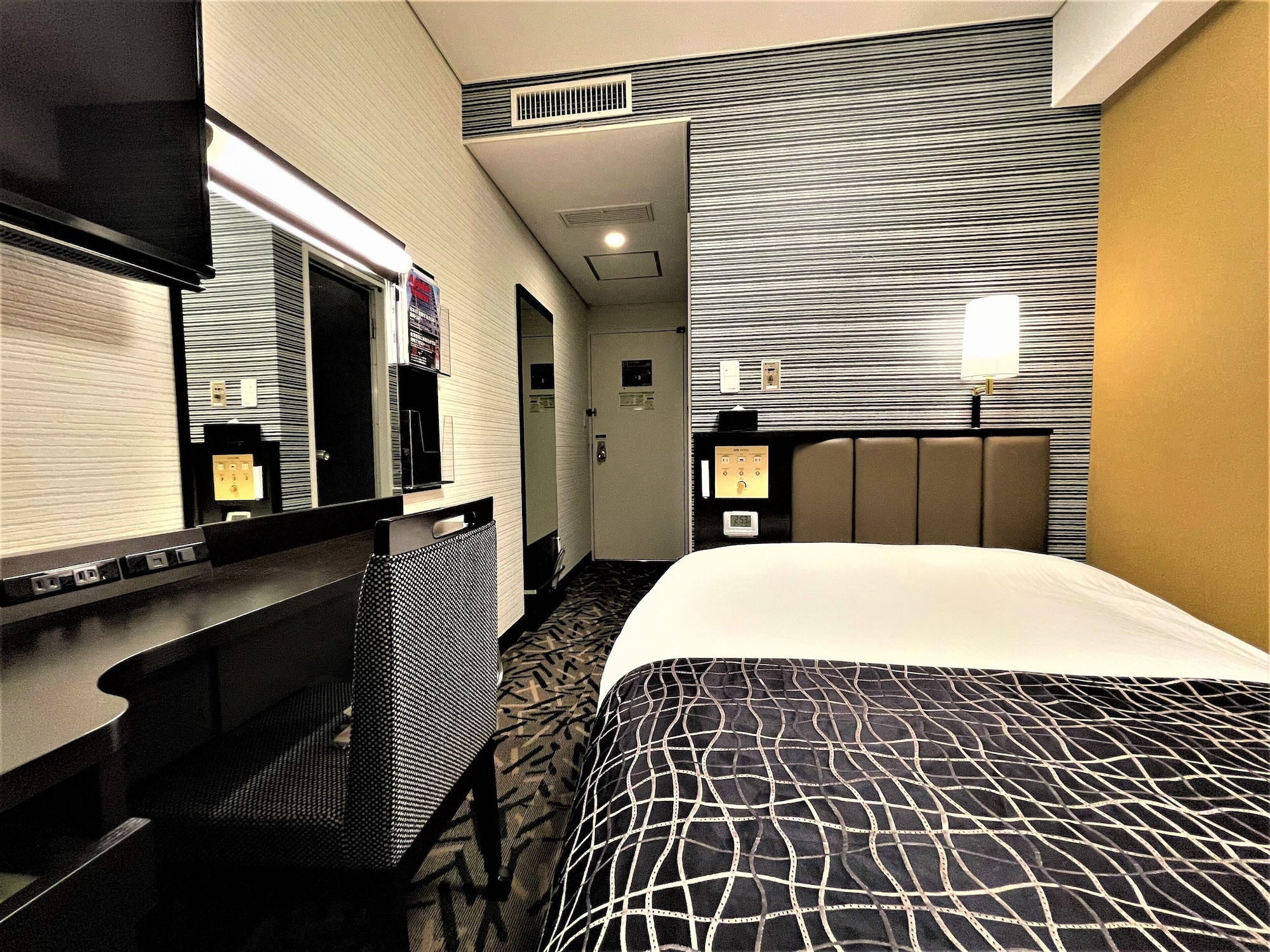 RENOVATED, SINGLE, UNIT BATH
