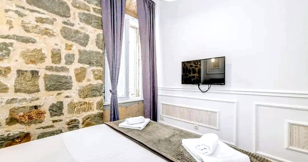 Silver Gate Rooms Dioklecijan Palace 6/42