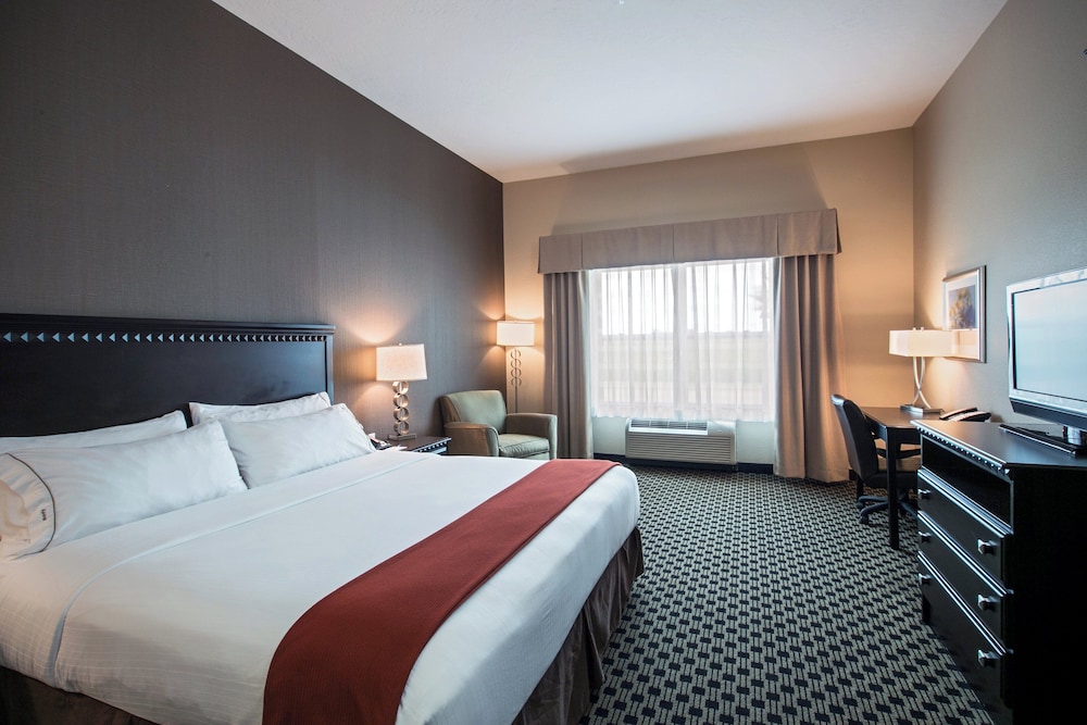 Holiday Inn Express Hotel And Suites Green Bay East 25/64