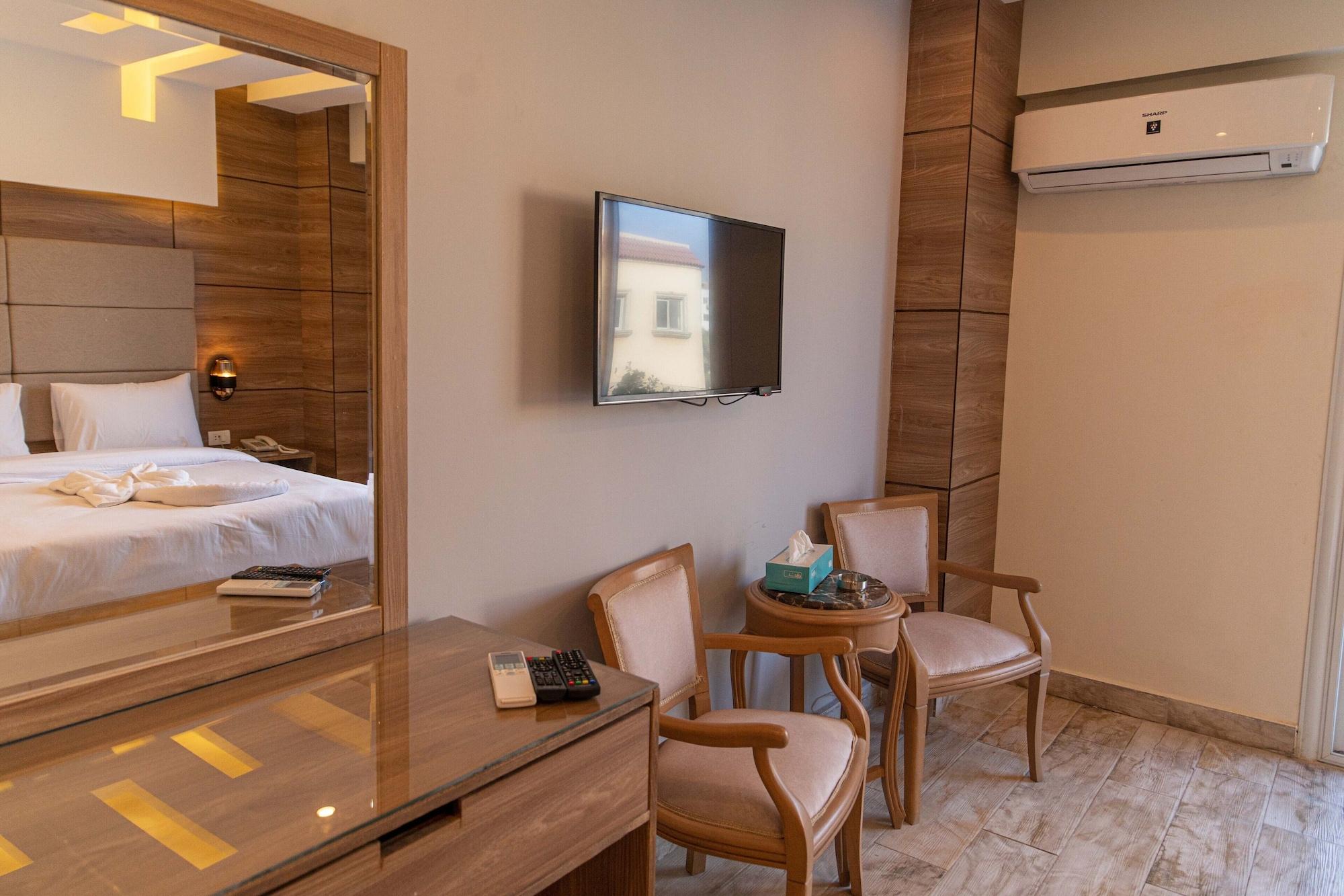غرفة بانورامية بسرير مزدوج، Nine Pyramids View Hotel 3/5
