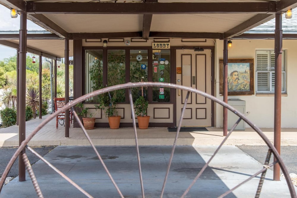 Tombstone Lookout Lodge, SureStay Collection by Best Western 27/49