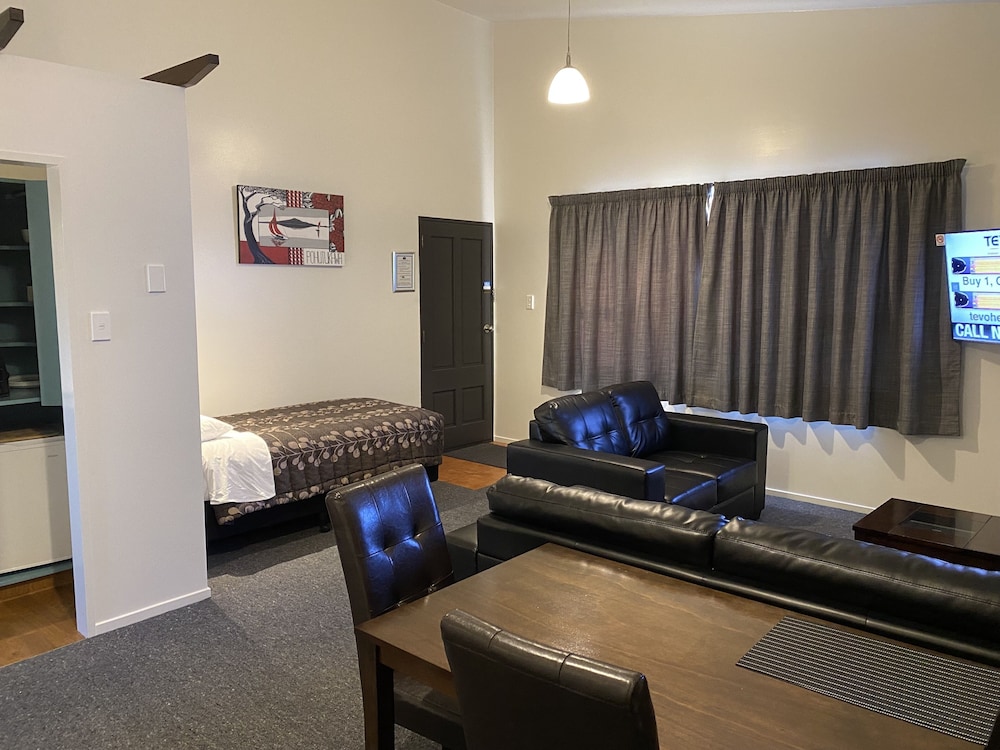 Asure Townsman Motor Lodge 27/39