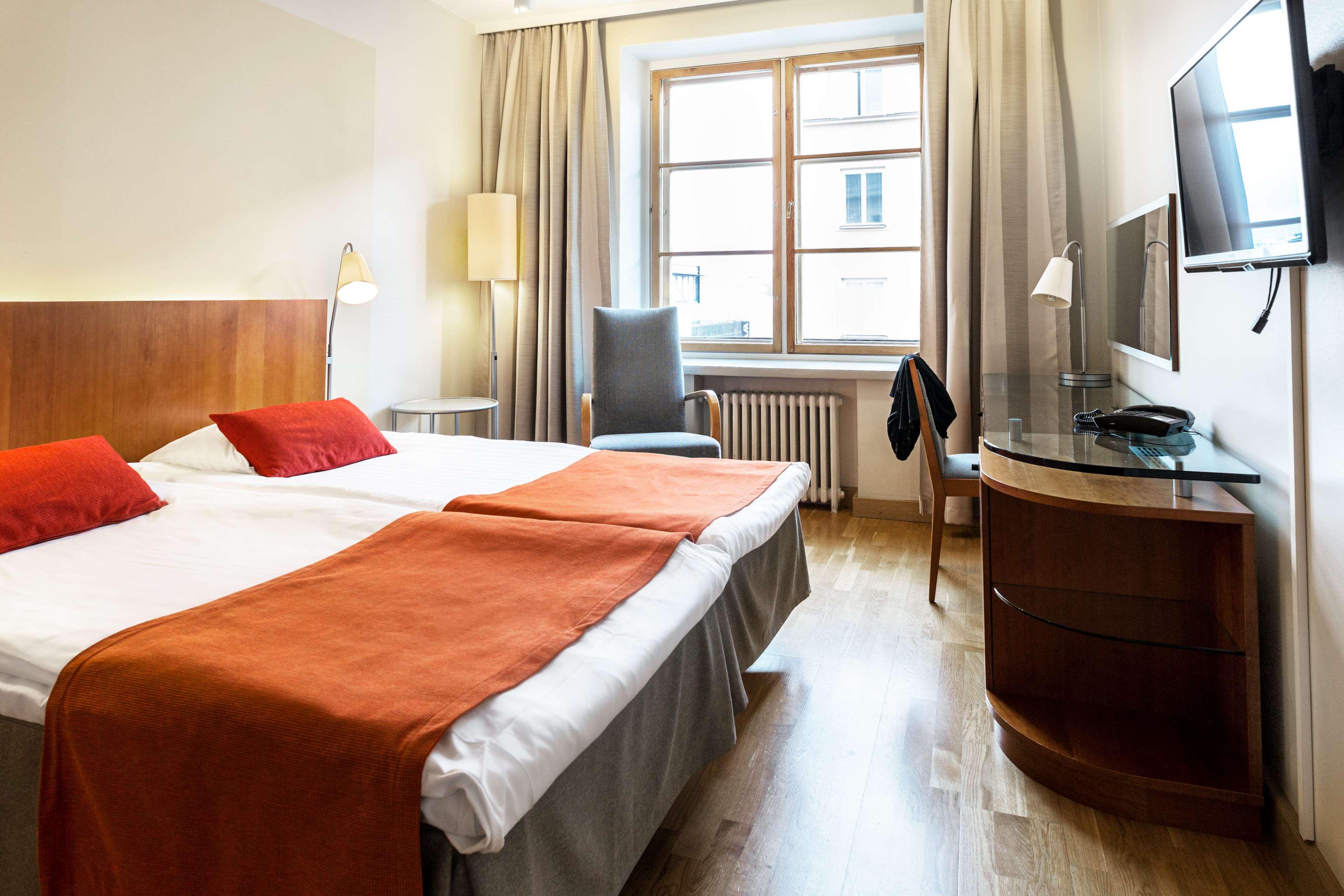 Standard, Twin Beds