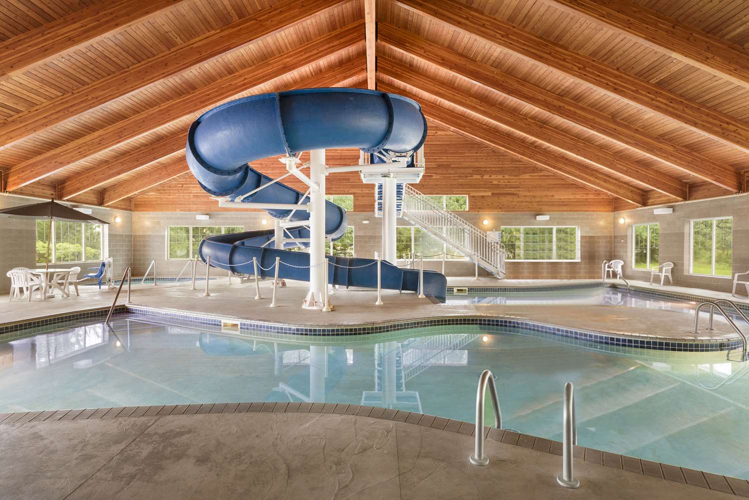 Comfort Inn And Suites St. Paul Northeast 12/23